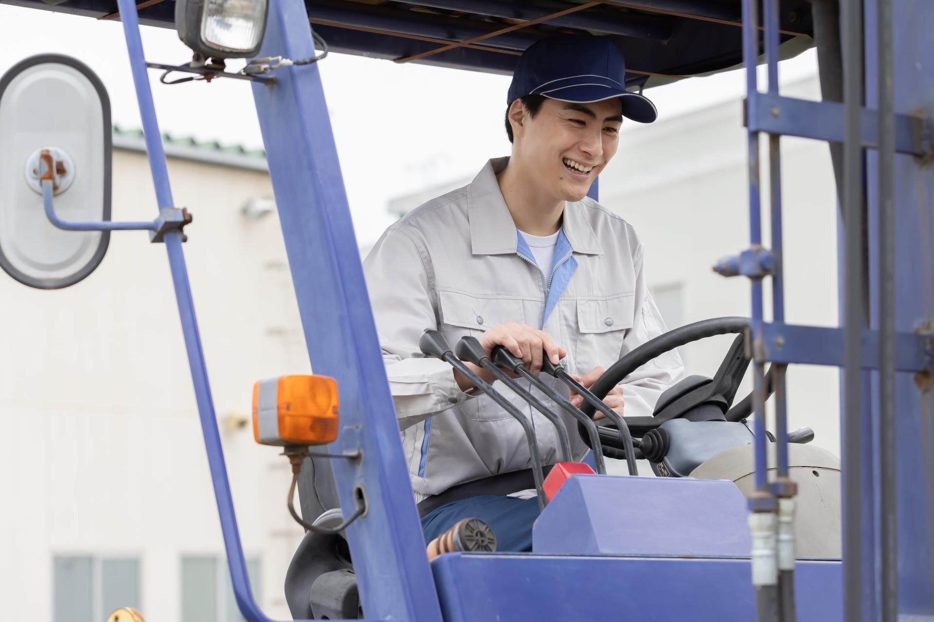 山中湖村＜朝早め出勤のフルタイム・シニア層まで幅広く募集♪＞お水の会社でフォークリフト作業【3896】